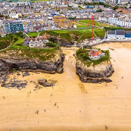 Apartment- Stunning Sea Views- 100m To Beach- Sleeps 6