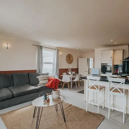 Apartment- Stunning Sea Views- 100m To Beach- Sleeps 6 Apartment Newquay (Cornwall)