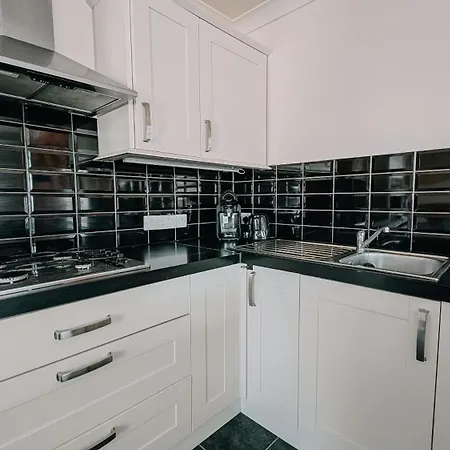 Apartment Apartment- Stunning Sea Views- 100m To Beach- Sleeps 6 Newquay (Cornwall)