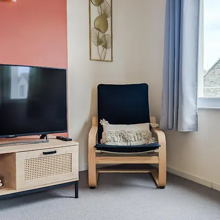 Apartment- Stunning Sea Views- 100m To Beach- Sleeps 6 * New Quay