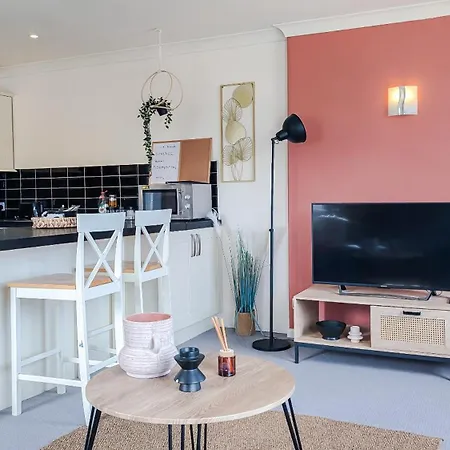 Apartment Apartment- Stunning Sea Views- 100m To Beach- Sleeps 6